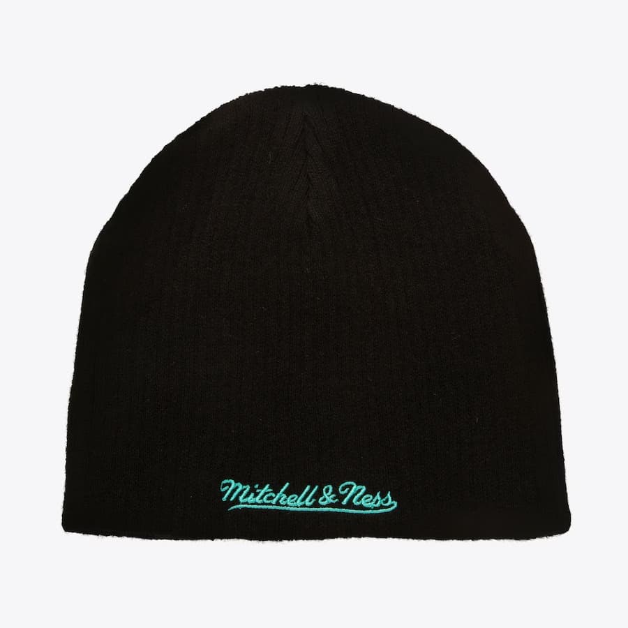 Шапка Mitchell & Ness Black Vancouver Grizzlies Hardwood Classics Varsity Patch Knit Beanie
