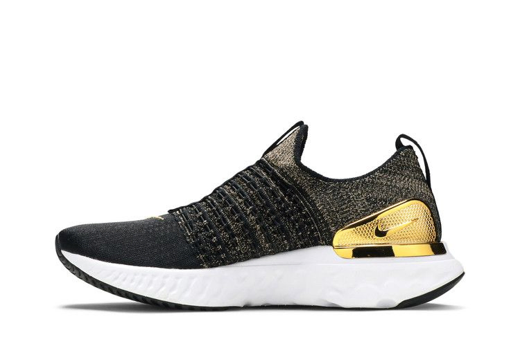 wmns-react-phantom-run-flyknit-2-premium-black-metallic-gold-cz4830-001_02
