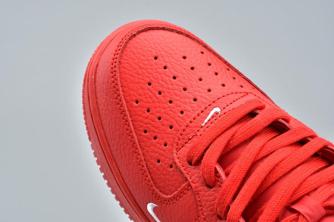 Nike-Air-Force-1-Mid-Utility-University-Red-8