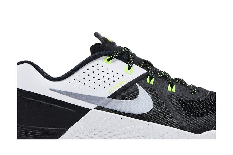 metcon-1-og-black-white-volt-fq1854-002_01