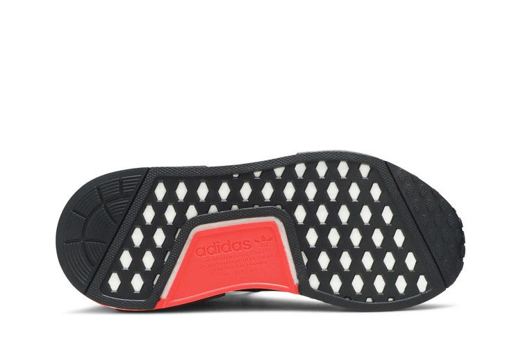 star-wars-x-nmd_r1-j-darth-vader-fw2276_03