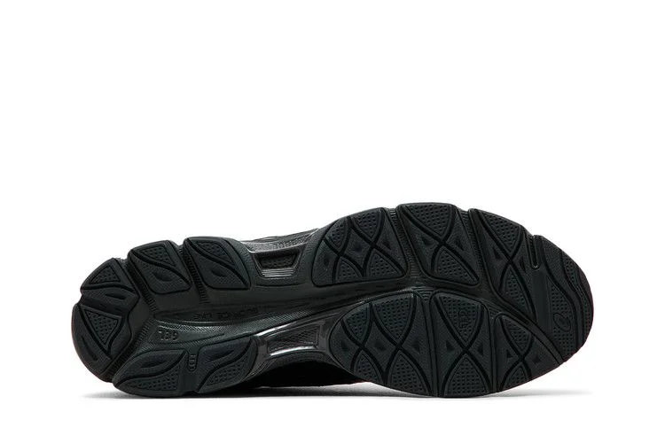 Krossovki-Kicki-Yang-Zhang-x-ASICS-Gel-NYC-Black-Pure-Silver-3