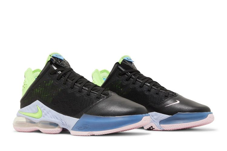 lebron-19-low-ghost-green-do9829-001_07