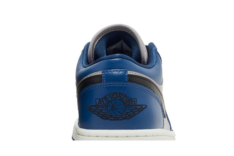 Кроссовки Wmns Air Jordan 1 Low 'French Blue'