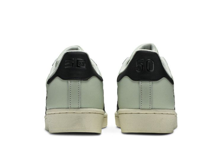 Кроссовки Star Wars x adidas Superstar 'The Child'