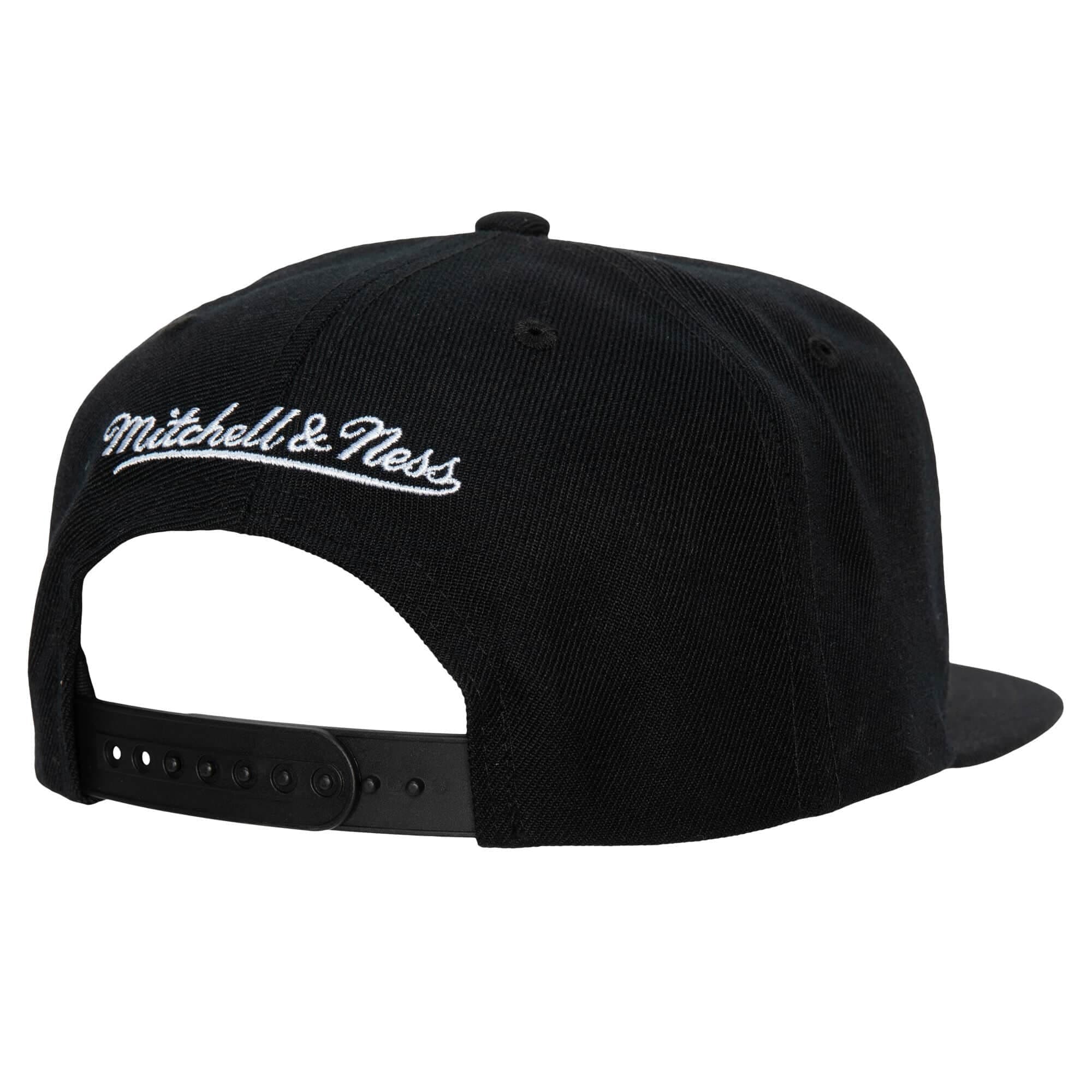 Бейсболка Mitchell & Ness Team Script 2.0 Snapback Philadelphia 76ers