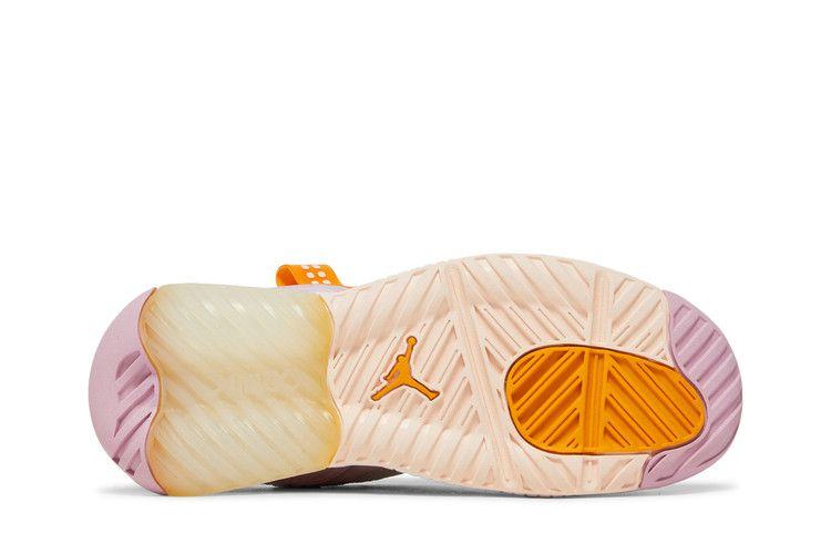 jordan-ma2-gs-white-light-arctic-pink-gold-cw6594-160_03