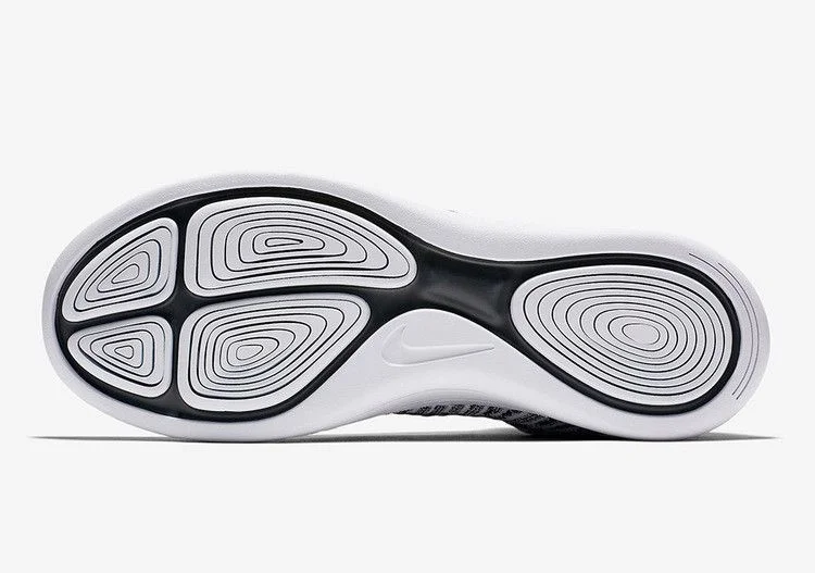 Krossovki-Nike-LunarEpic-Flyknit-Oreo-4