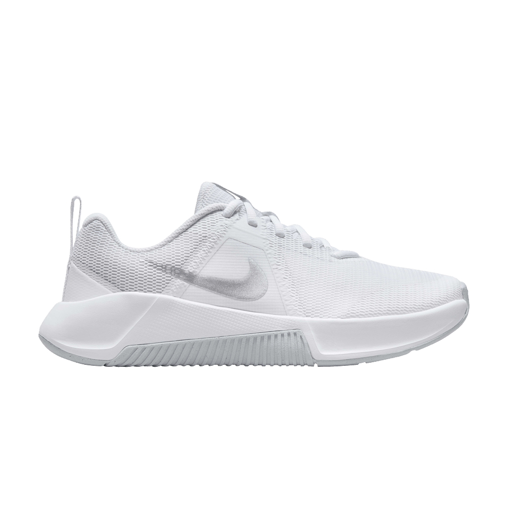 Кроссовки Nike Wmns MC Trainer 3 'White Metallic Platinum'