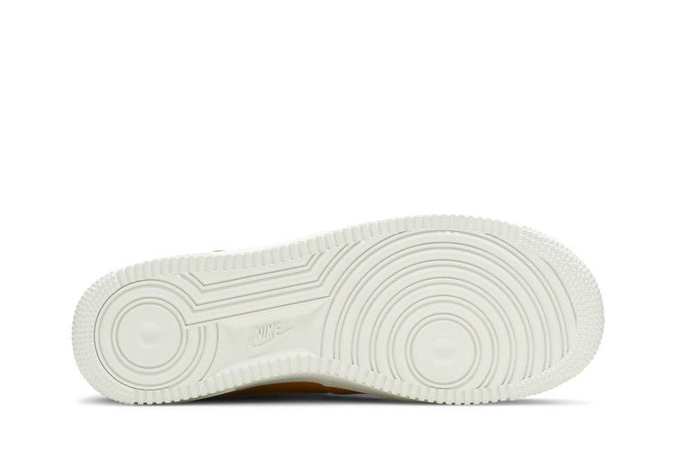 Кроссовки Nike Wmns Air Force 1 Low '07 Essential 'Orange Peel'