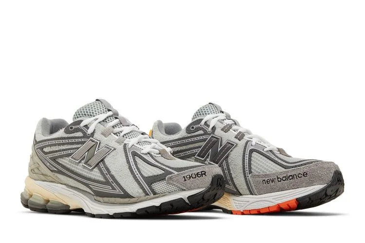 Krossovki-INVINCIBLE-x-N.HOOLYWOOD-x-New-Balance-1906R-Grey-Swan-7