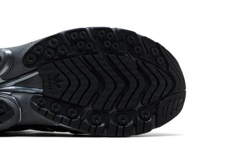 Кроссовки Taqwa Bint Ali x adidas Wmns Adistar Pose 'Iron Metallic'
