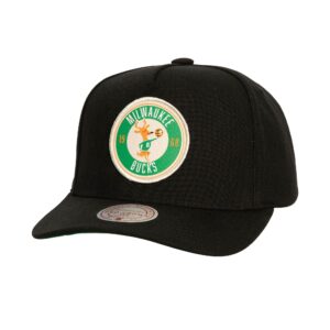 Mitchell-Ness-Circle-Change-Pro-Snapback-HWC-Milwaukee-Bucks-Hat-300x300