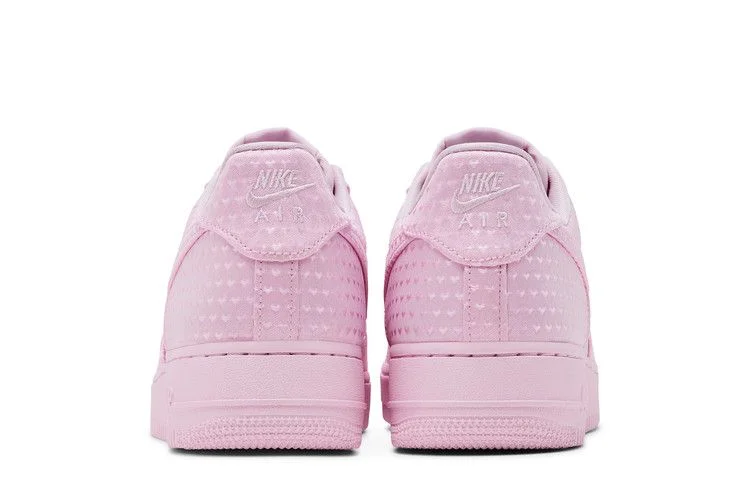 Krossovki-Wmns-Nike-Air-Force-1-Low-Valentines-Day-Pink-Foam-2026-5