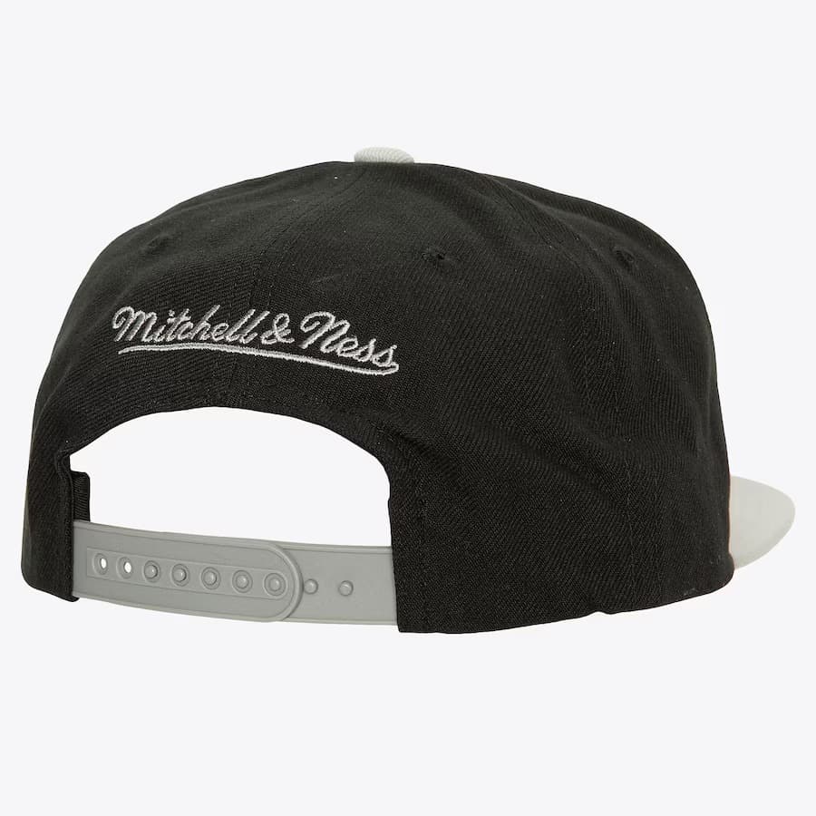 Бейсболка Mitchell & Ness Black Oakland Raiders Champ Is Here Snapback Hat