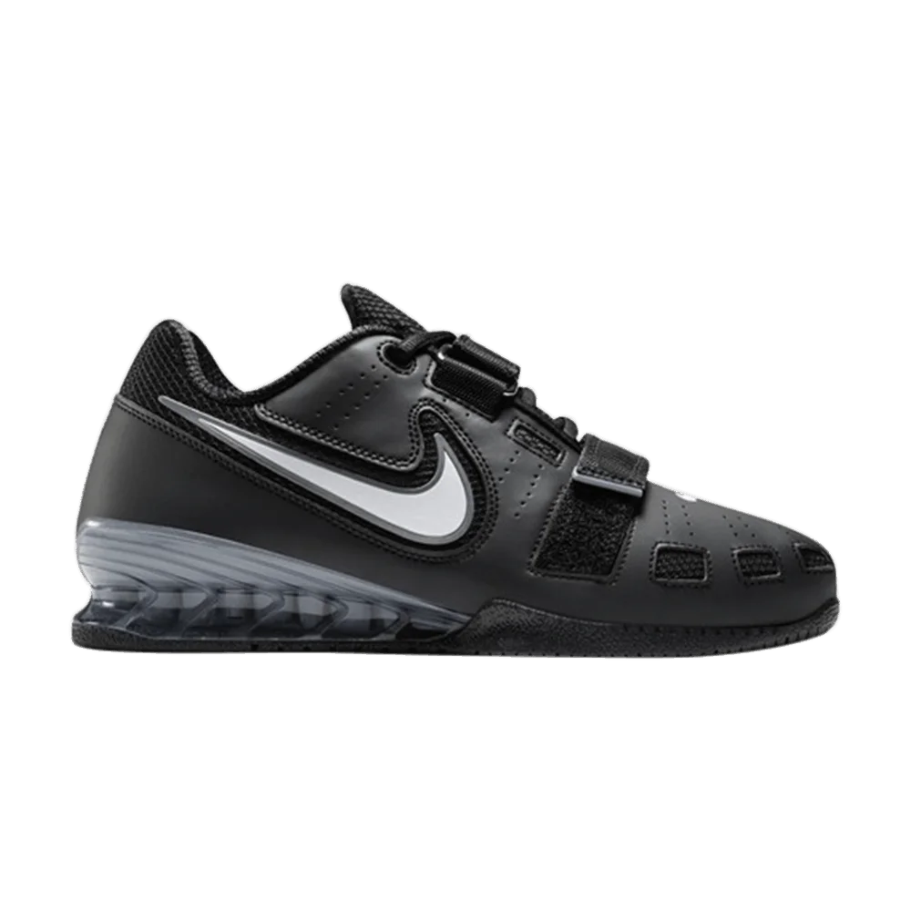 Krossovki-Nike-Romaleos-2