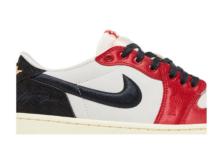 Krossovki-Trophy-Room-x-Air-Jordan-1-Retro-Low-OG-SP-Rookie-Card-Away-1
