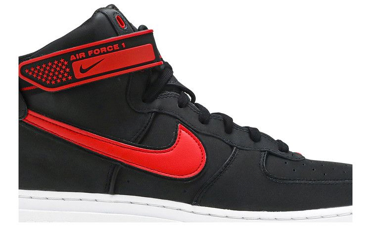 air-force-1-boot-black-university-red-da0418-002_01