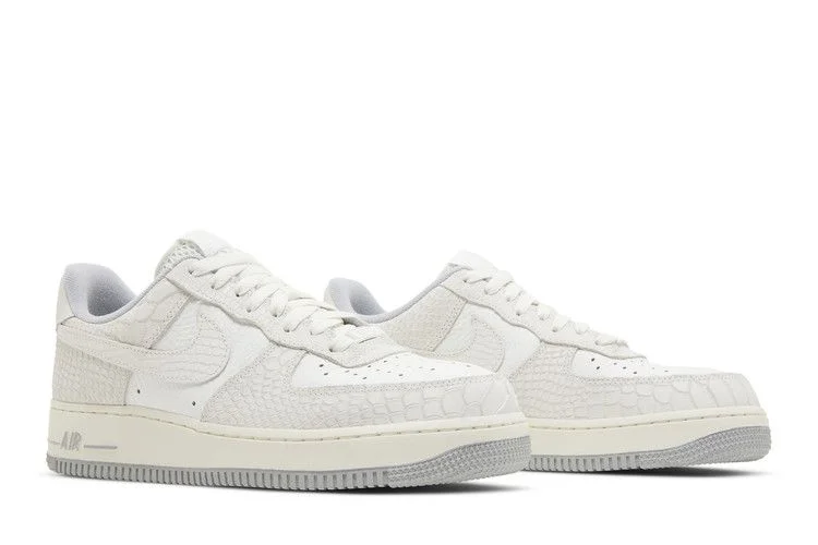 Krossovki-Nike-Wmns-Air-Force-1-07-White-Python-7