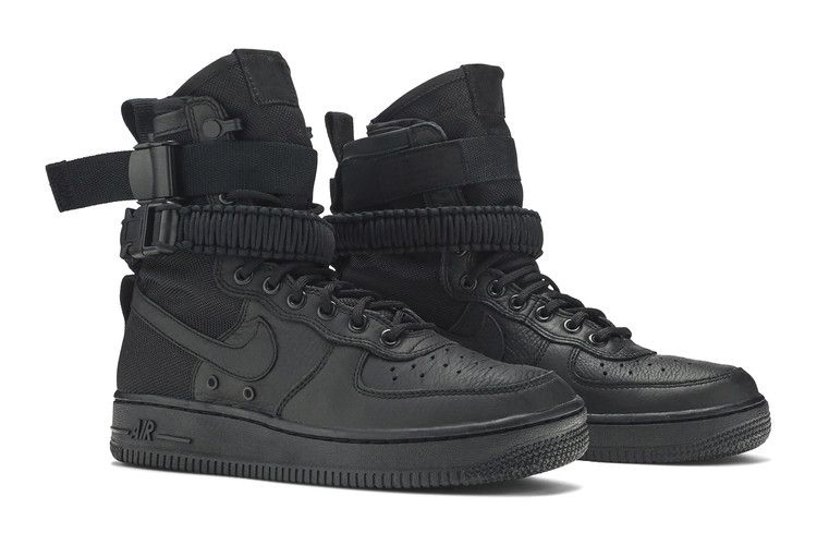 wmns-special-field-air-force-1-triple-black-857872-002_07