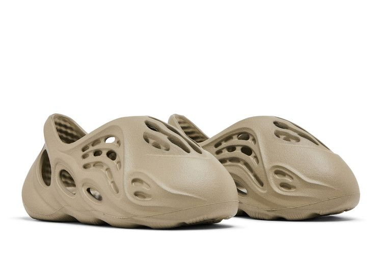yeezy-foam-runner-infants-stone-salt-hp5336_07