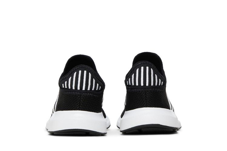 Кроссовки Adidas Swift Run X J 'Black White'
