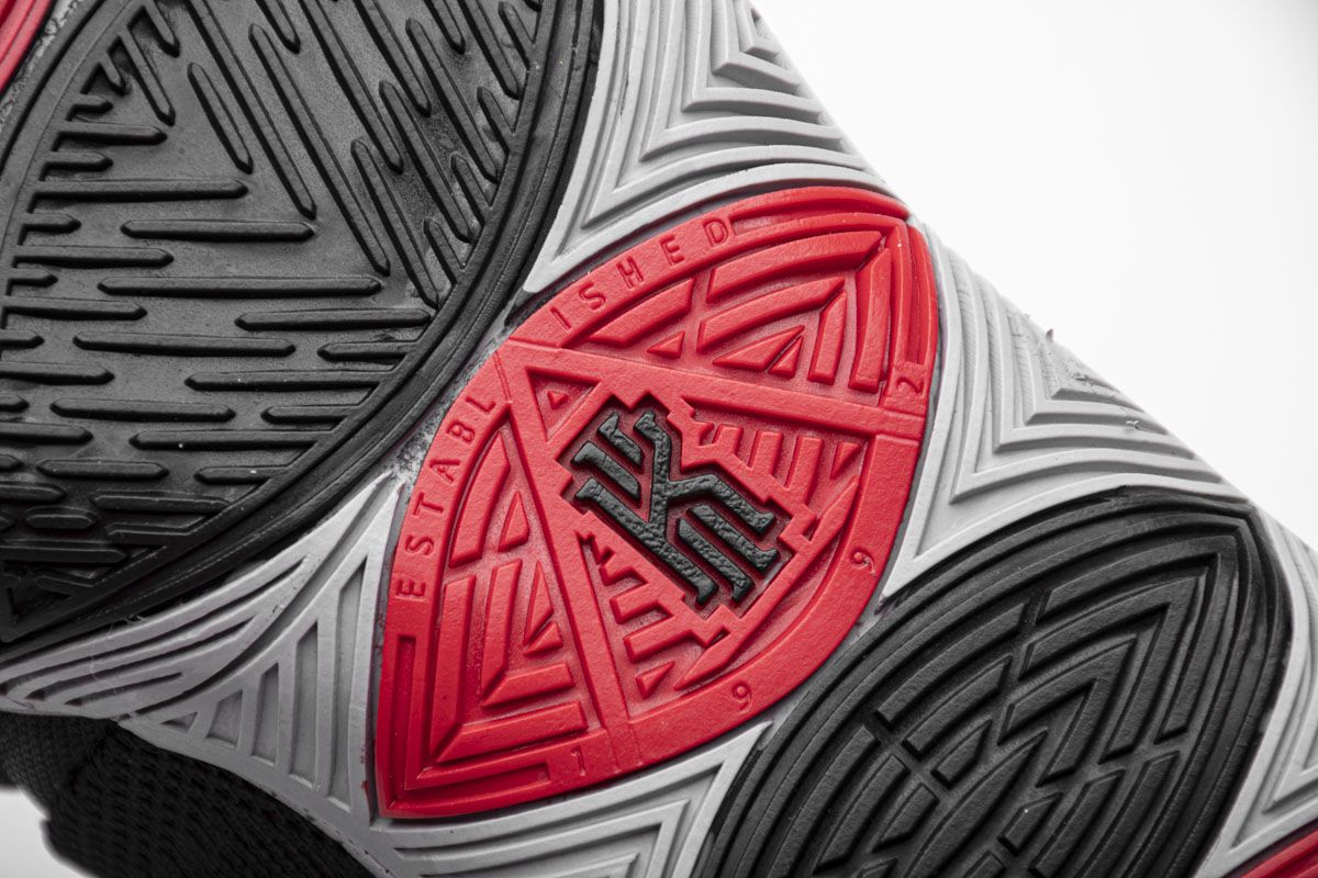 Кроссовки Nike Kyrie 5 Bred
