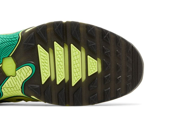 air-max-plus-drift-light-lemon-twist-fd4290-700_04