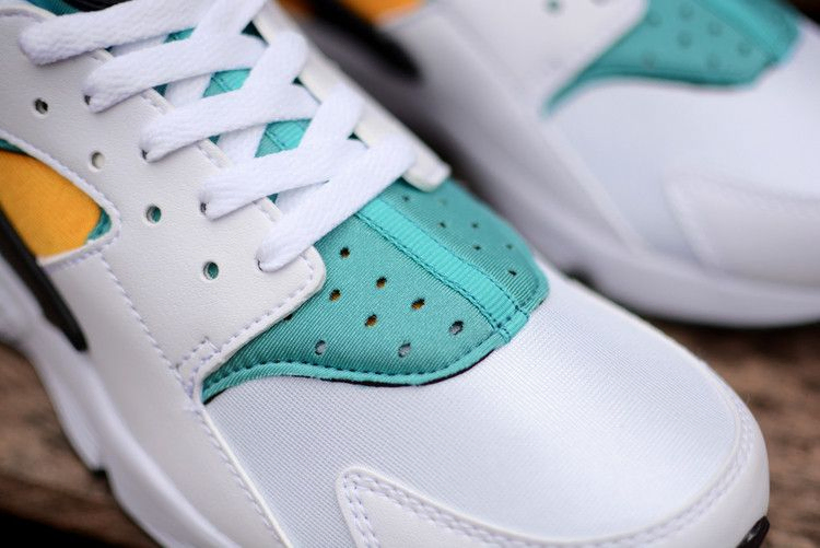 Кроссовки Nike Air Huarache 'White Turquoise Gold'