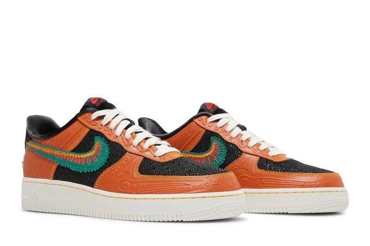 Krossovki-Nike-Air-Force-1-07-LX-SiEMPRE-Familia-7