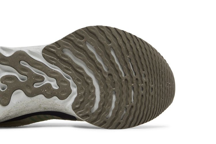 react-infinity-run-flyknit-3-sail-pinksicle-earth-fj7068-120_04