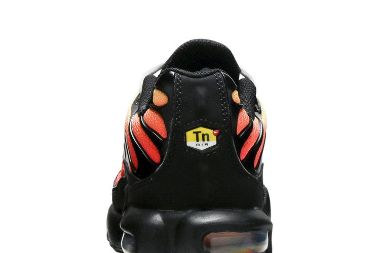 air-max-plus-gs-black-habanero-red-ar1852-017_06