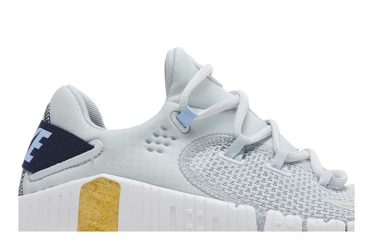Кроссовки Nike Wmns Free Metcon 4 'Pure Platinum Metallic Gold Coin'