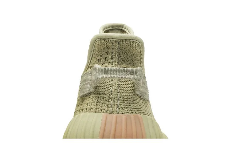 Кроссовки adidas Yeezy Boost 350 V2 'Sulfur'