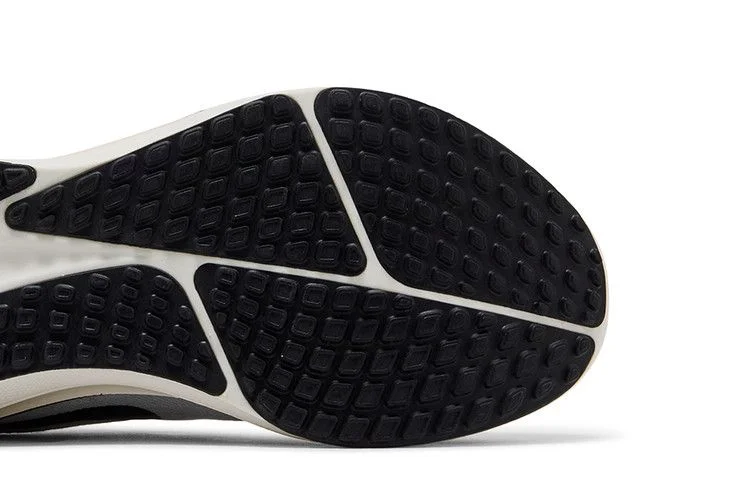 Кроссовки Nike Vomero 17 'Pure Platinum Black'