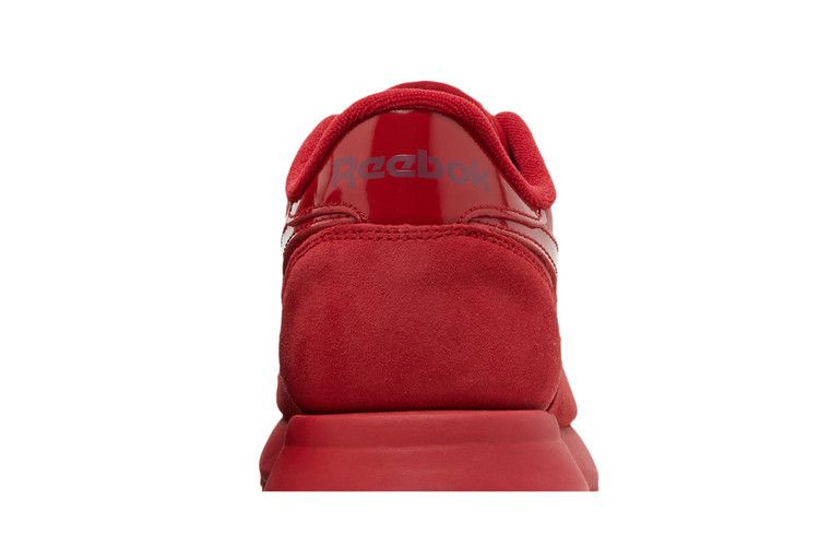 Кроссовки Reebok Wmns Classic Leather SP 'Flash Red'