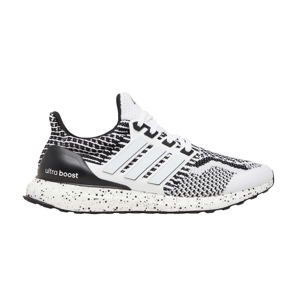 Кроссовки Adidas UltraBoost 5.0 DNA 'White Black'