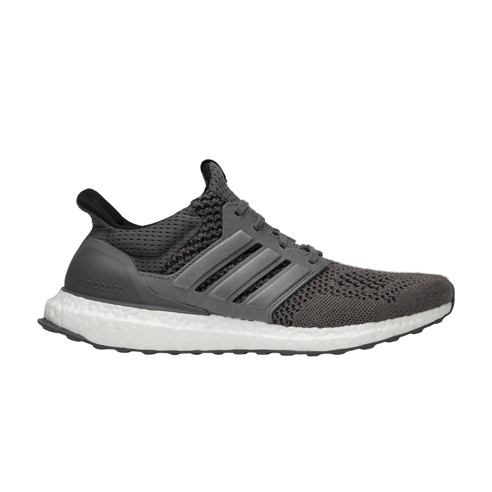 Krossovki-Highsnobiety-x-adidas-UltraBoost-1.0-HIGHSNOB