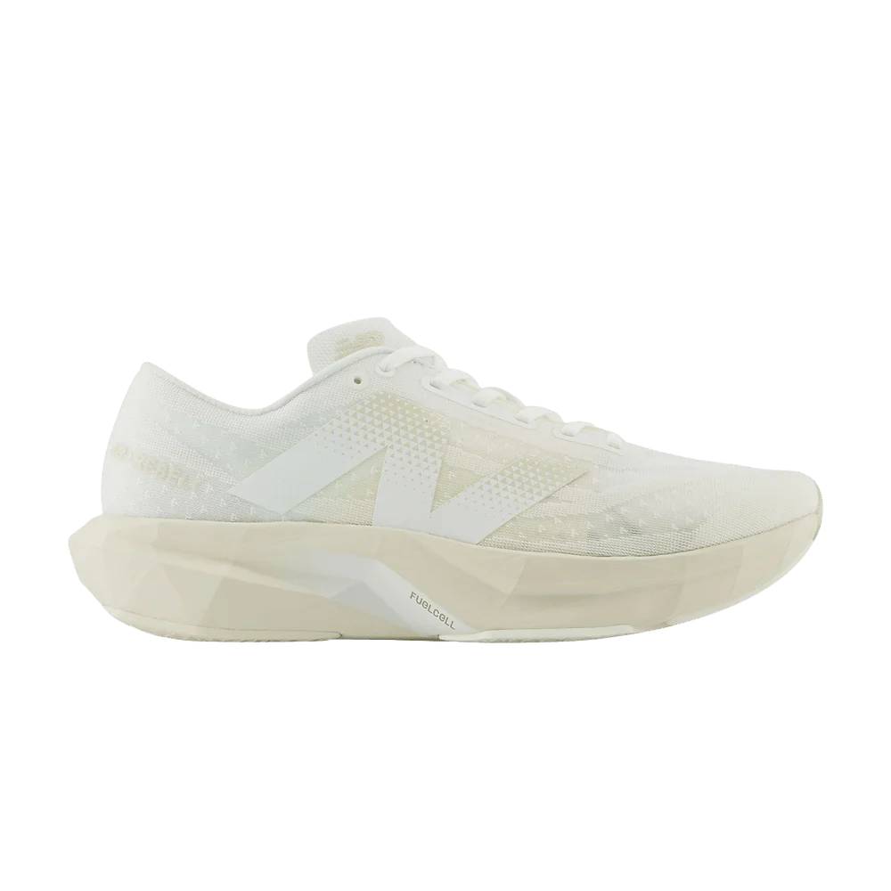 Krossovki-New-Balance-FuelCell-Rebel-v4-2E-Wide-White-Linen