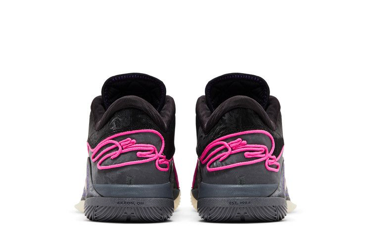 lebron-22-blacklight-fz1094-001_05