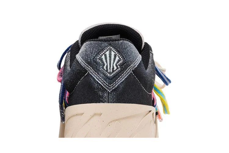 Кроссовки Anta Kai Hélà Style 'Ombre Roots Pack - Black'