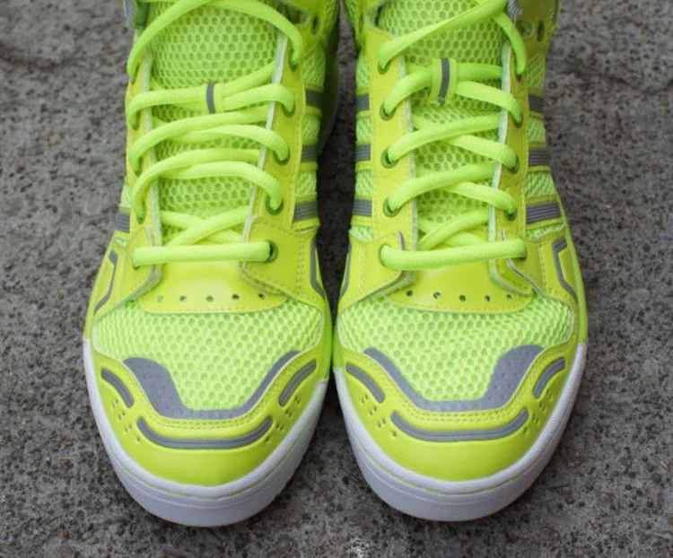 Krossovki-Jeremy-Scott-x-adidas-Wings-2.0-Neon-3