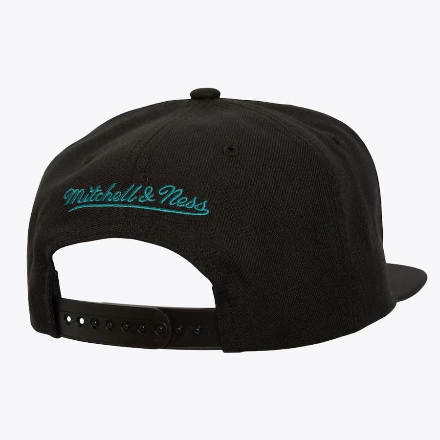 Бейсболка Mitchell & Ness Black San Jose Sharks Retro Snapback Hat