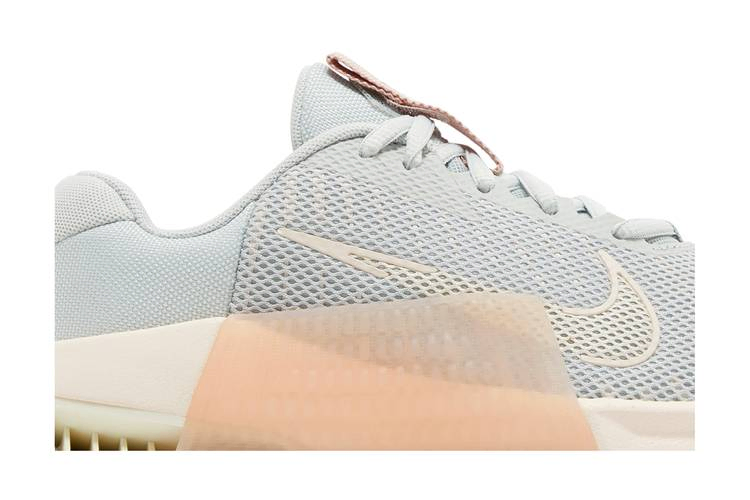 wmns-metcon-9-mica-green-guava-ice-dz2537-002_01