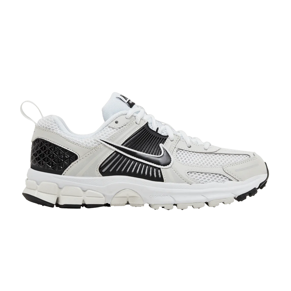 Krossovki-Nike-Vomero-5-GS-White-Black