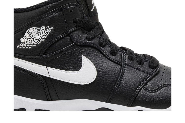 jordan-1-mid-cleat-gs-black-white-hf6883-001_01