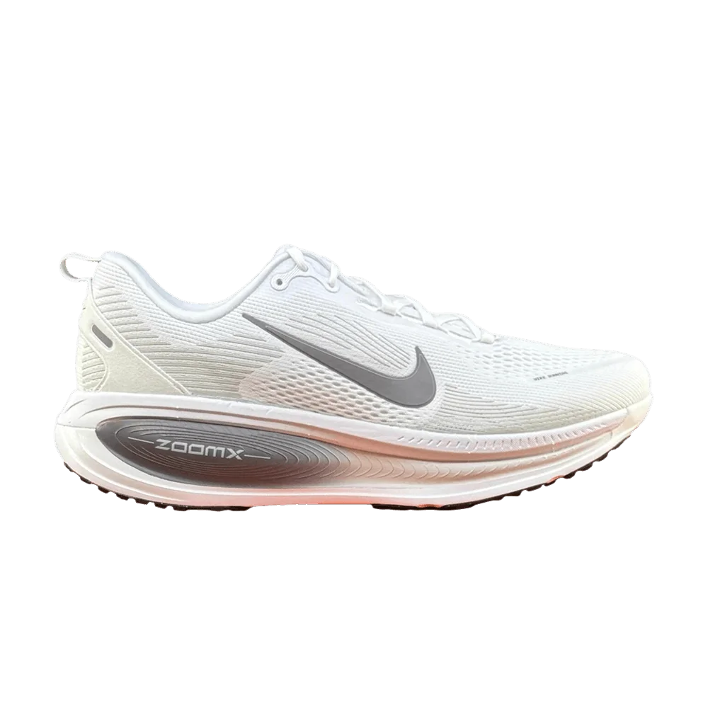 Krossovki-Nike-Vomero-18-TB-White-Gun-Smoke-Photon-Dust