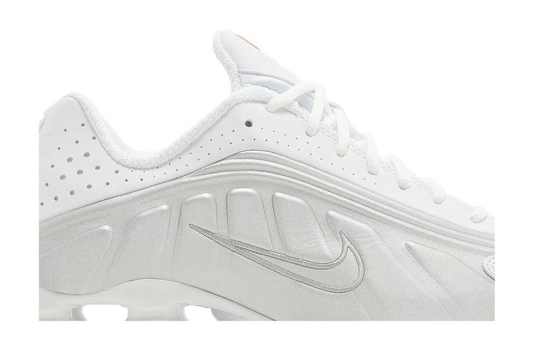Кроссовки Nike Wmns Shox R4 'White Metallic' 2024