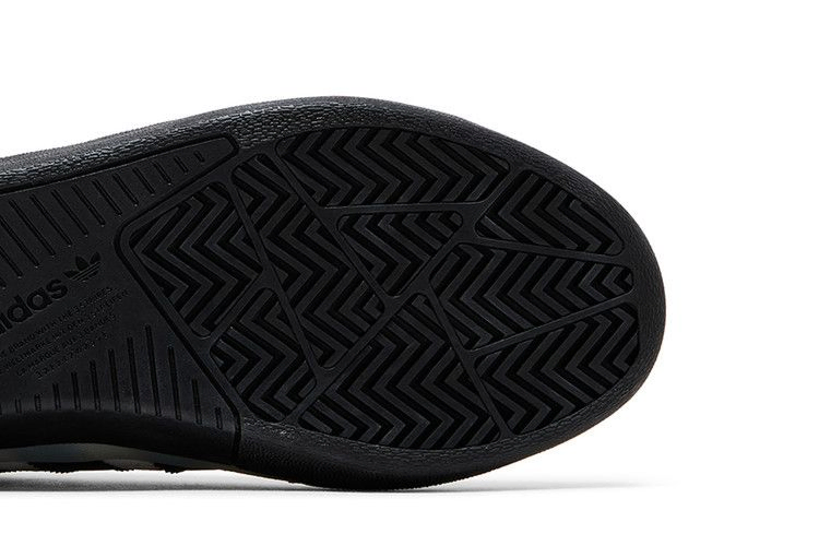 tyshawn-grey-black-gy6953_04
