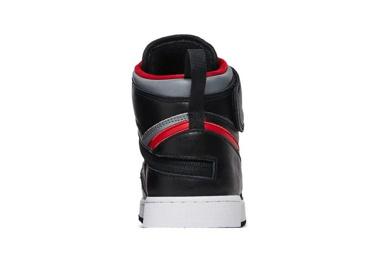 Кроссовки Air Jordan 1 High FlyEase GS 'Smoke Grey Gym Red'